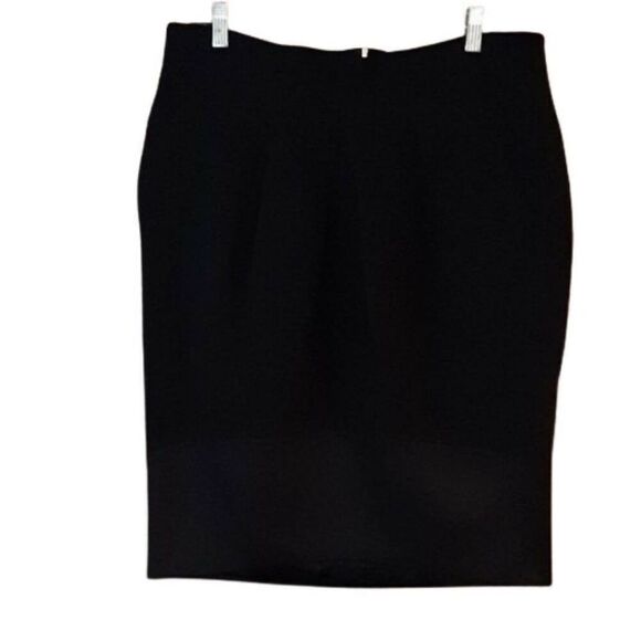 Amanda Wakeley Mid-Rise Pleated
Aline Skirt - Picture 3 of 10